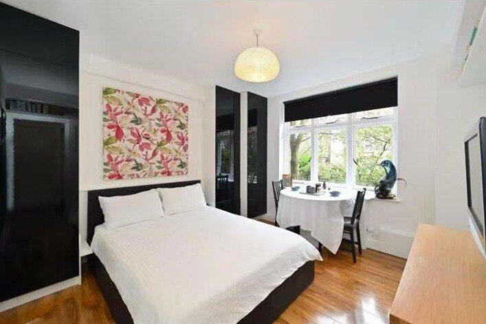 4 bed 1st Floor Flat for rent in Paddington. From Kinleigh Folkard & Hayward - Sales - St John's Wood