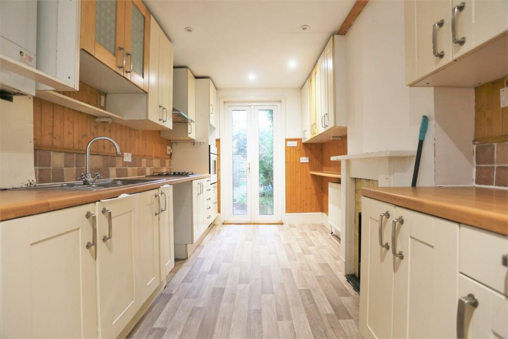 6 bed Detached House for rent in Brighton and Hove. From Property Moves
