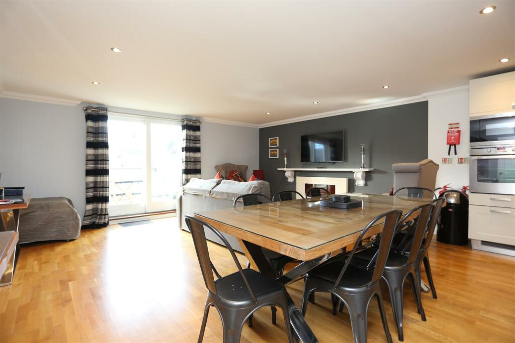 2 bed Flat for rent in Brighton and Hove. From Property Moves