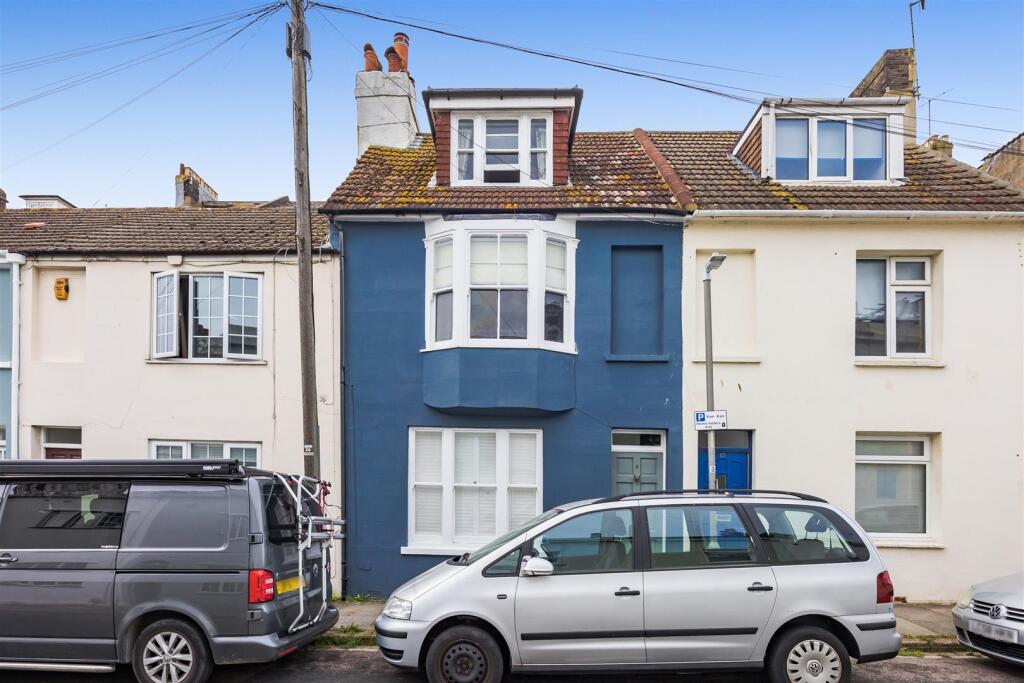 3 bed Detached for rent in Brighton and Hove. From Property Moves