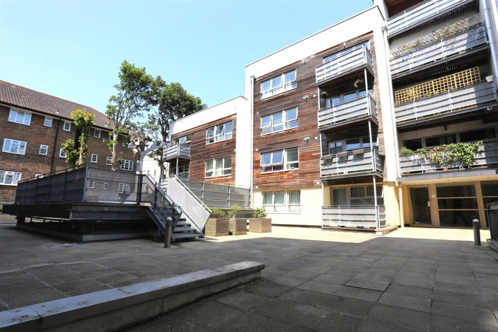 1 bed 1st Floor Flat for rent in Brighton and Hove. From Property Moves