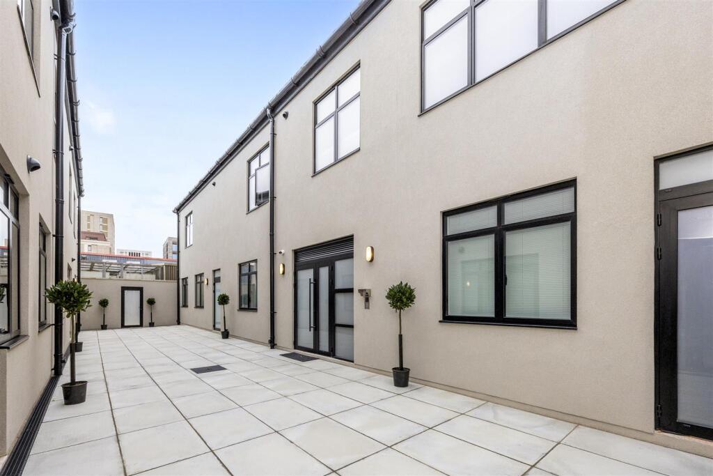 1 bed 1st Floor Flat for rent in Brighton and Hove. From Property Moves