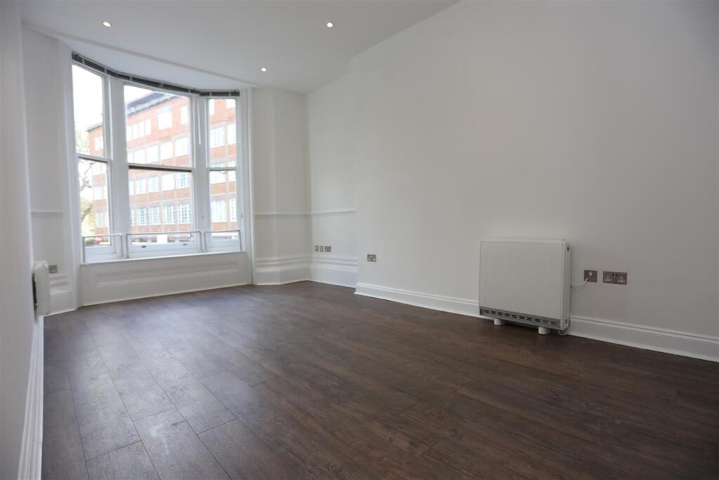 2 bed 1st Floor Flat for rent in Brighton and Hove. From Property Moves