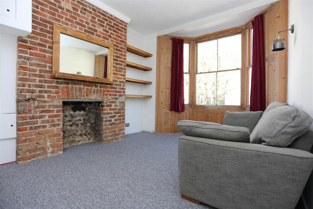 2 bed 1st Floor Flat for rent in Brighton and Hove. From Property Moves