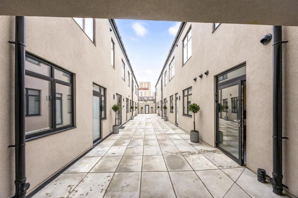 1 bed 1st Floor Flat for rent in Brighton and Hove. From Property Moves