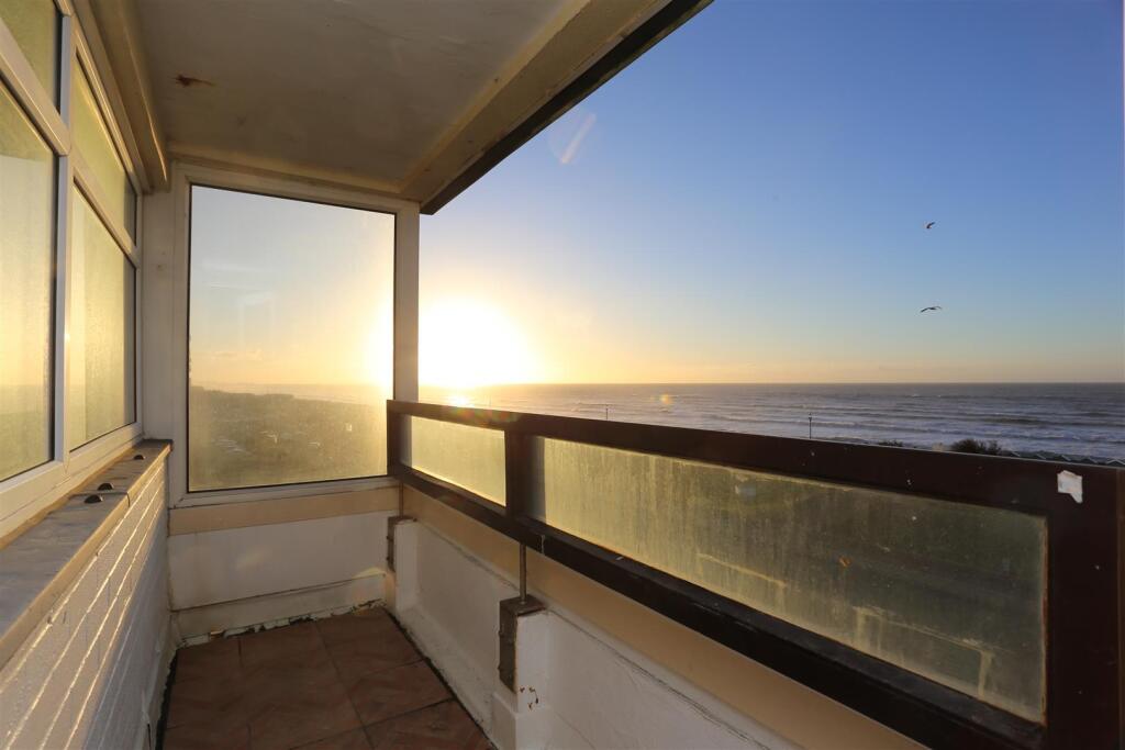 2 bed 1st Floor Flat for rent in Portslade-by-Sea. From Property Moves