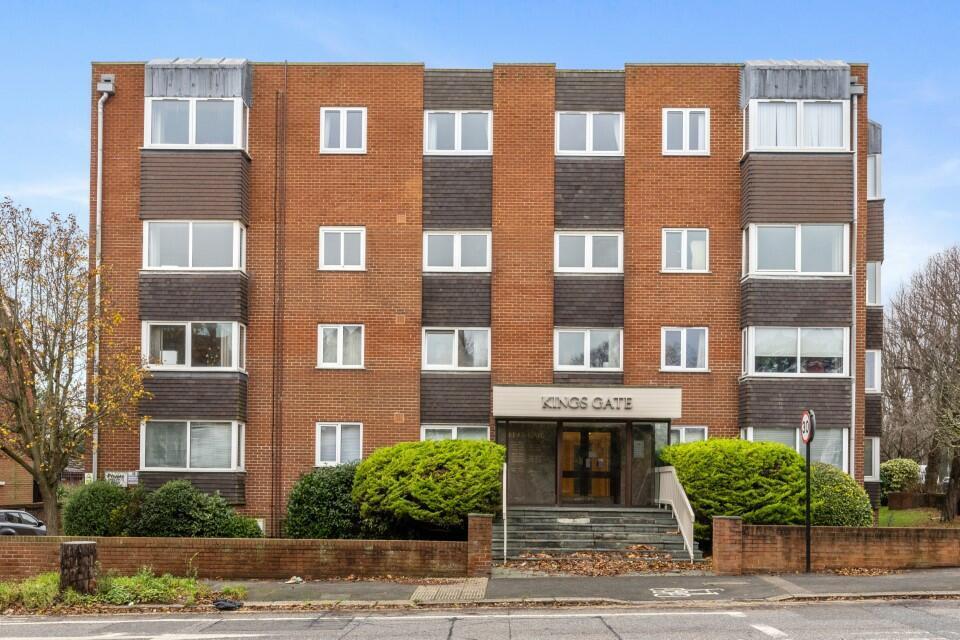 3 bed 1st Floor Flat for rent in Brighton and Hove. From Property Moves