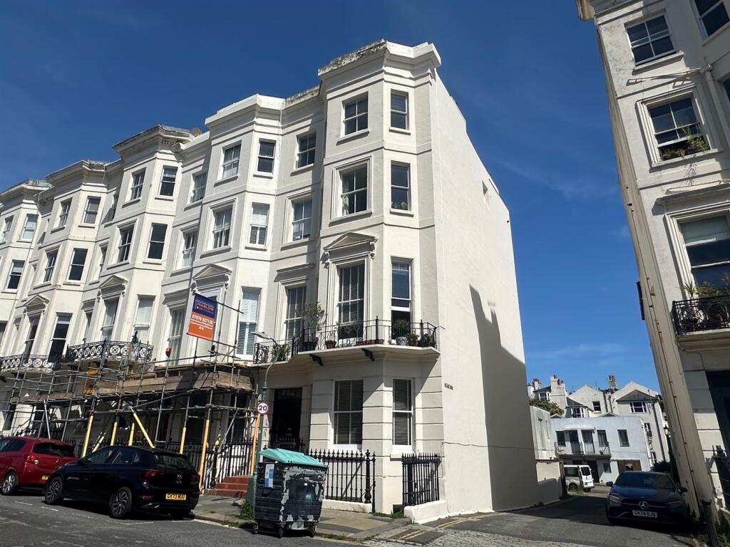 2 bed 1st Floor Flat for rent in Brighton and Hove. From Property Moves