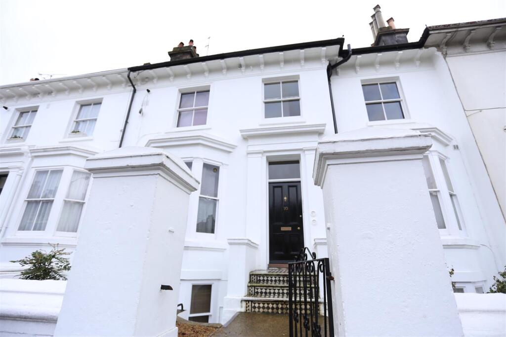 1 bed 1st Floor Flat for rent in Brighton and Hove. From Property Moves