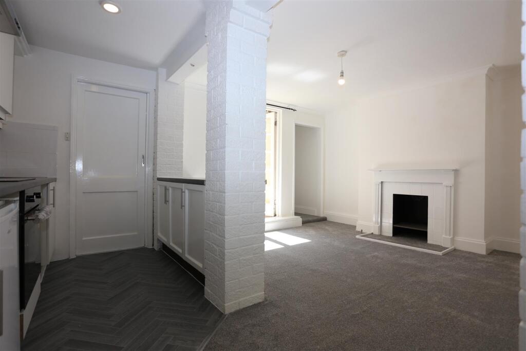 1 bed 1st Floor Flat for rent in Brighton and Hove. From Property Moves
