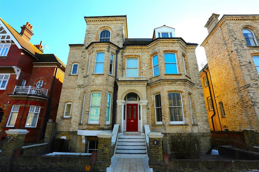 4 bed Studio for rent in Brighton and Hove. From Property Moves