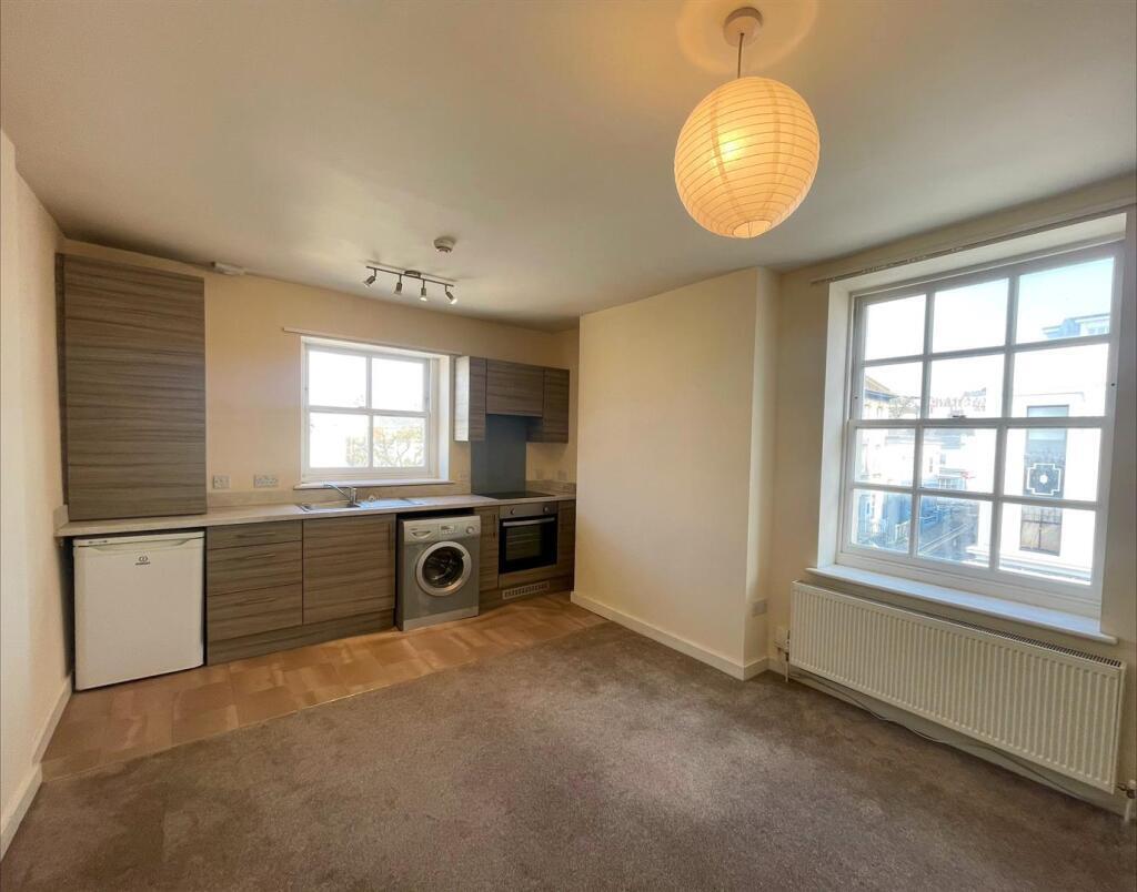 1 bed 1st Floor Flat for rent in Brighton and Hove. From Property Moves