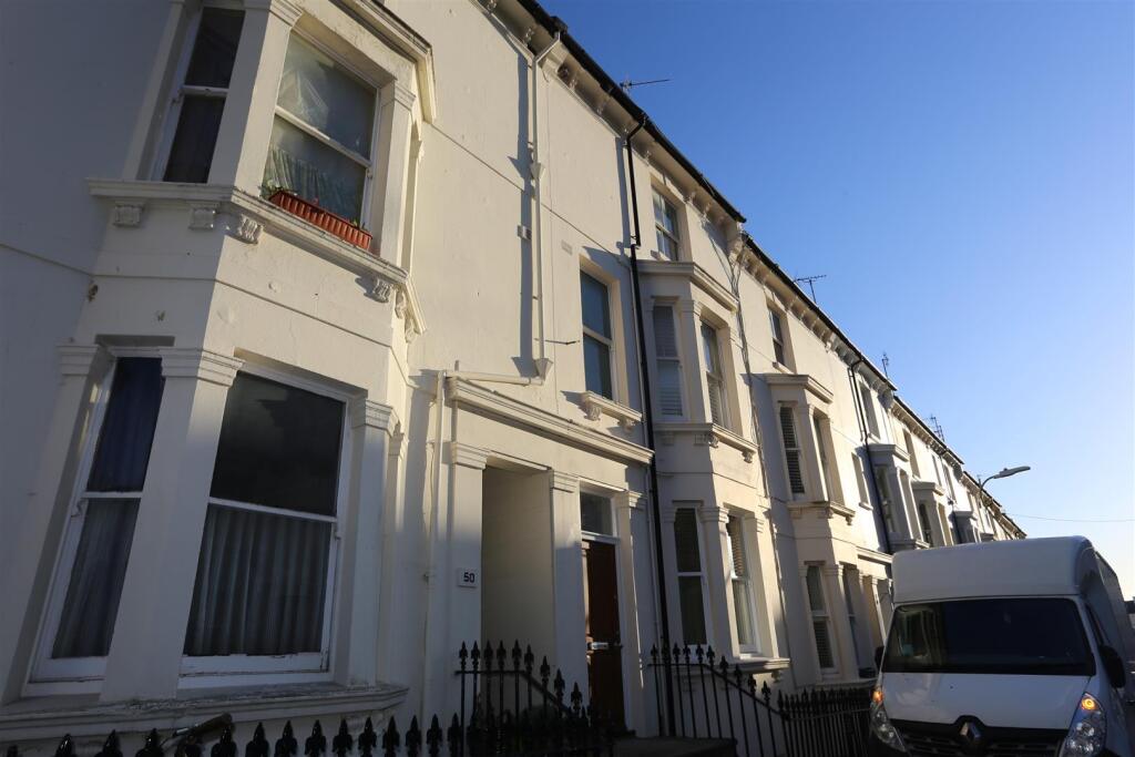 2 bed 1st Floor Flat for rent in Brighton and Hove. From Property Moves 2 bed 1st Floor Flat for rent in Brighton and Hove. From Property Moves