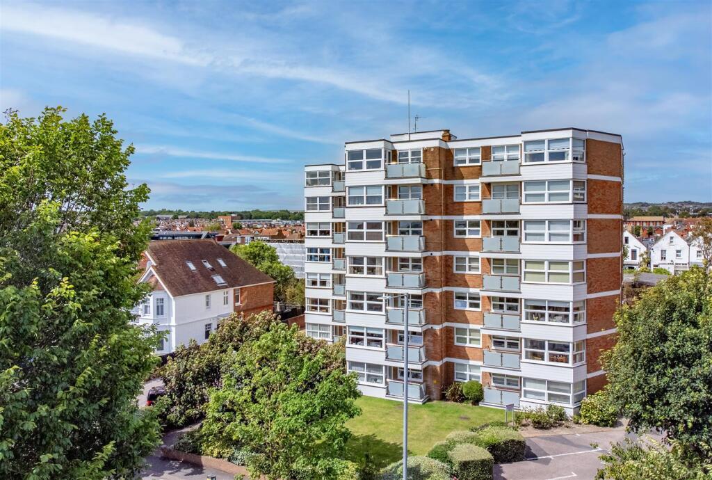 2 bed 1st Floor Flat for rent in Portslade-by-Sea. From Property Moves