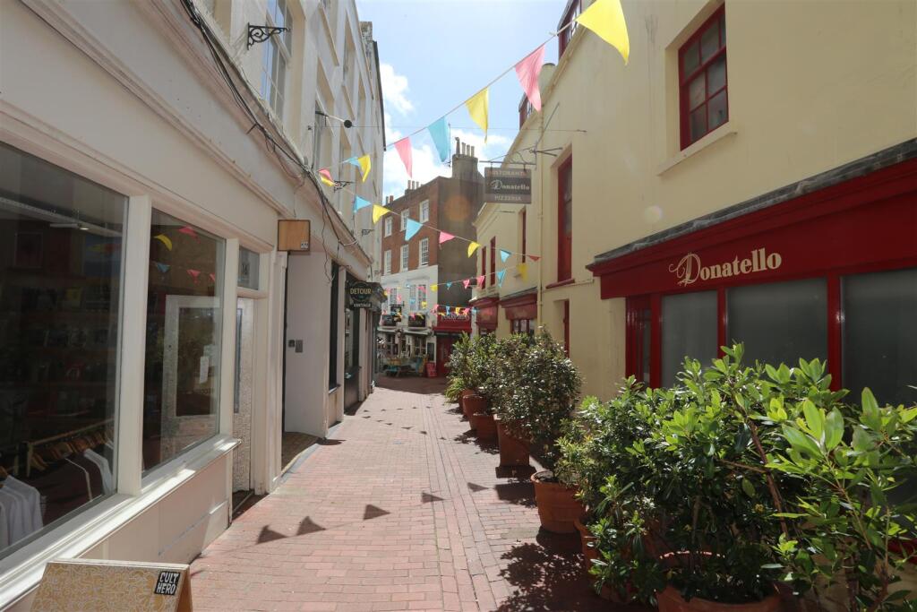3 bed 1st Floor Flat for rent in Brighton and Hove. From Property Moves 3 bed 1st Floor Flat for rent in Brighton and Hove. From Property Moves