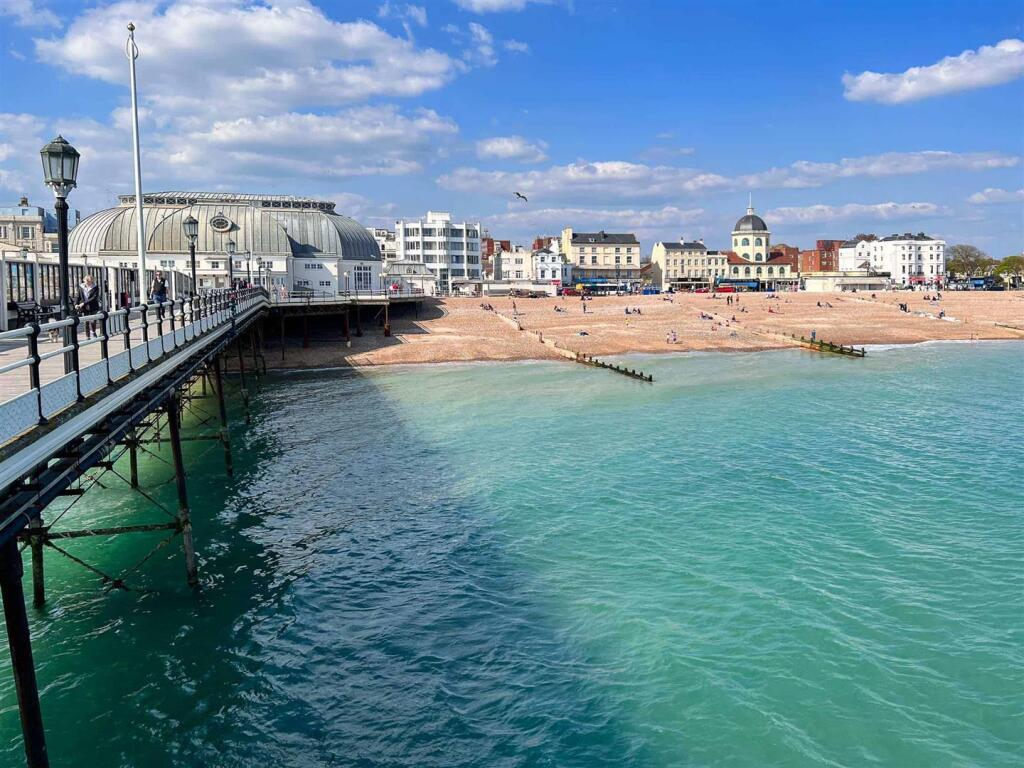 4 bed 1st Floor Flat for rent in Worthing. From Property Moves 4 bed 1st Floor Flat for rent in Worthing. From Property Moves