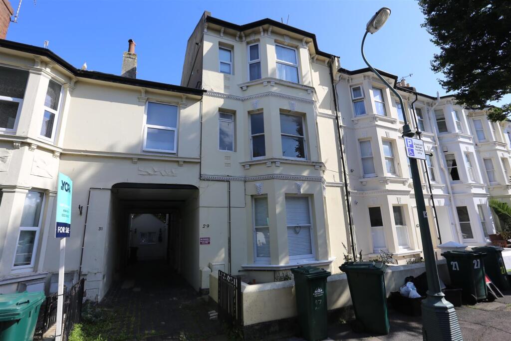 1 bed 1st Floor Flat for rent in Brighton and Hove. From Property Moves 1 bed 1st Floor Flat for rent in Brighton and Hove. From Property Moves