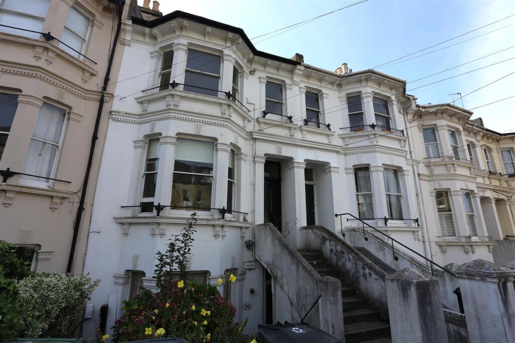 2 bed 1st Floor Flat for rent in Brighton and Hove. From Property Moves