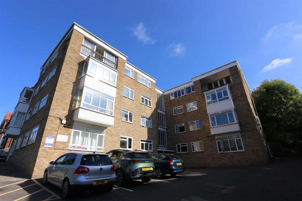 2 bed 1st Floor Flat for rent in Brighton and Hove. From Property Moves 2 bed 1st Floor Flat for rent in Brighton and Hove. From Property Moves