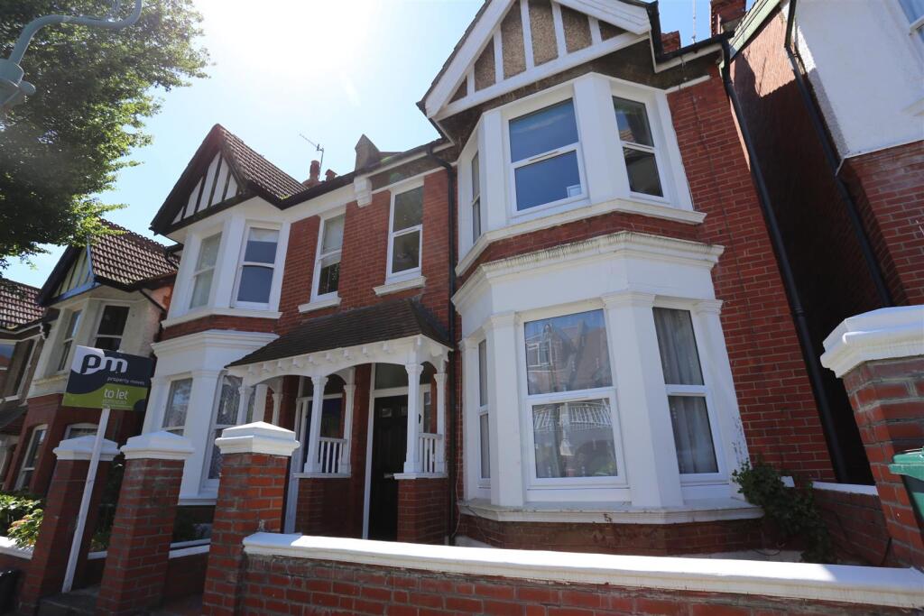 2 bed 1st Floor Flat for rent in Brighton and Hove. From Property Moves