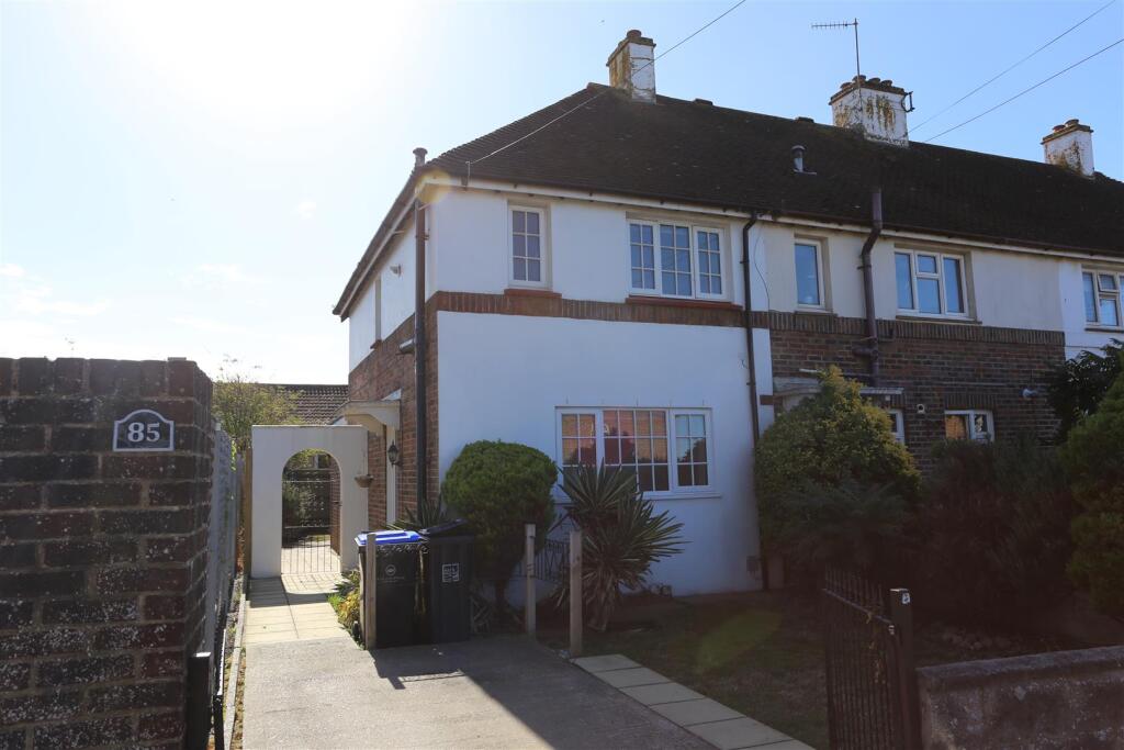2 bed Detached for rent in Portslade-by-Sea. From Property Moves