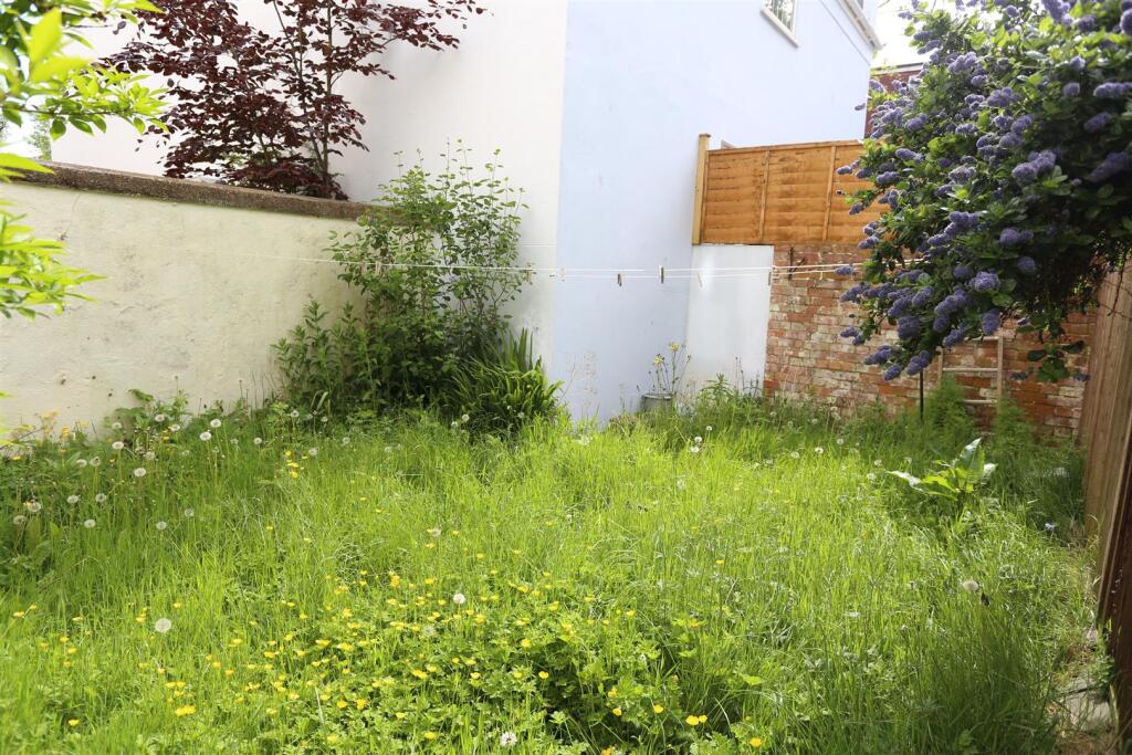 1 bed 1st Floor Flat for rent in Brighton and Hove. From Property Moves 1 bed 1st Floor Flat for rent in Brighton and Hove. From Property Moves