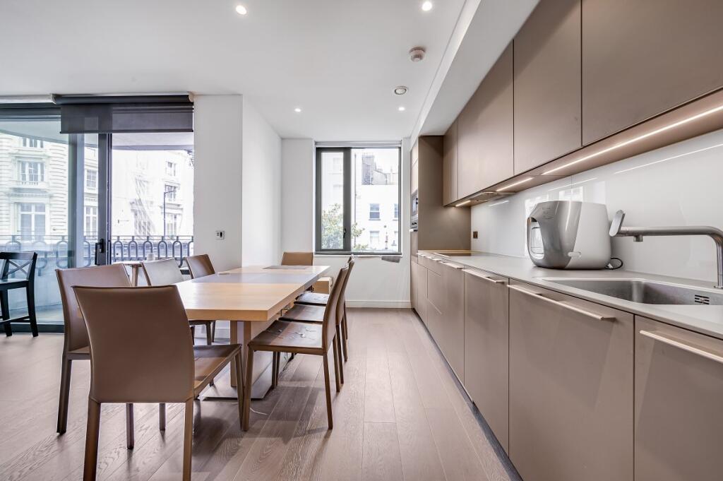 3 bed 1st Floor Flat for rent in London. From Kinleigh Folkard & Hayward 3 bed 1st Floor Flat for rent in London. From Kinleigh Folkard & Hayward