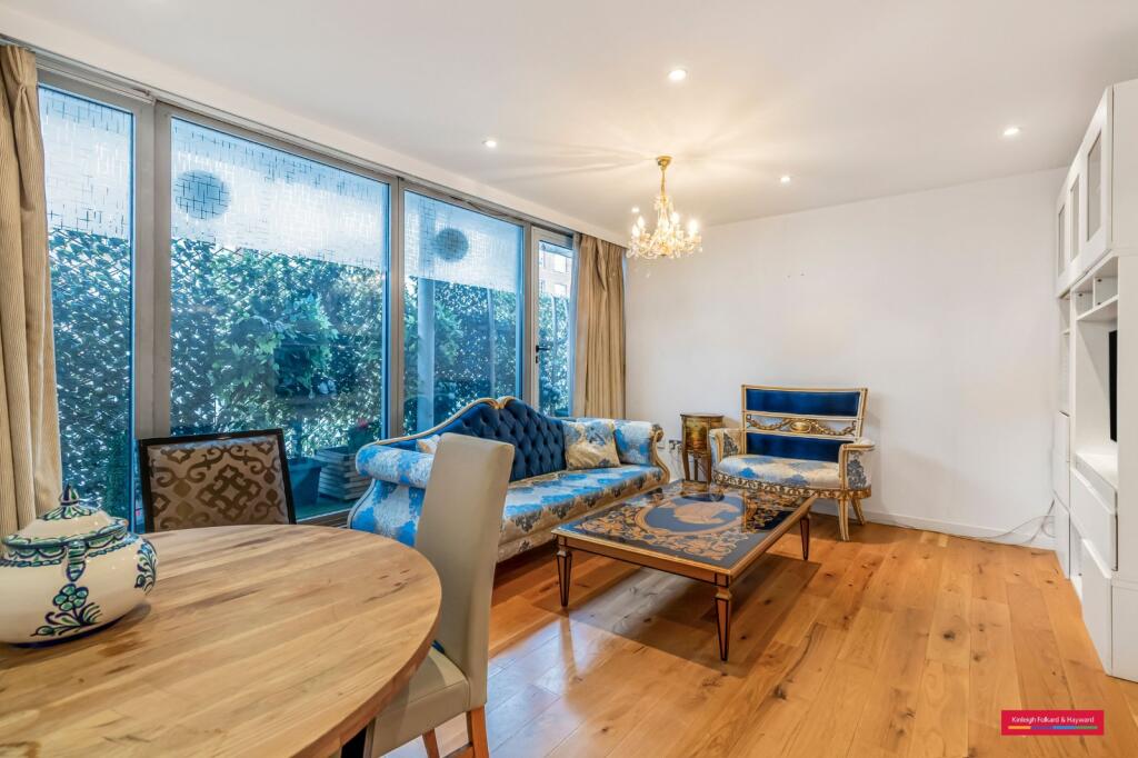 3 bed 1st Floor Flat for rent in London. From Kinleigh Folkard & Hayward