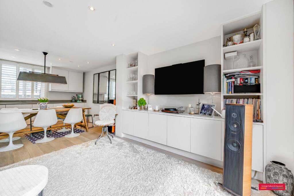 3 bed 1st Floor Flat for rent in London. From Kinleigh Folkard & Hayward