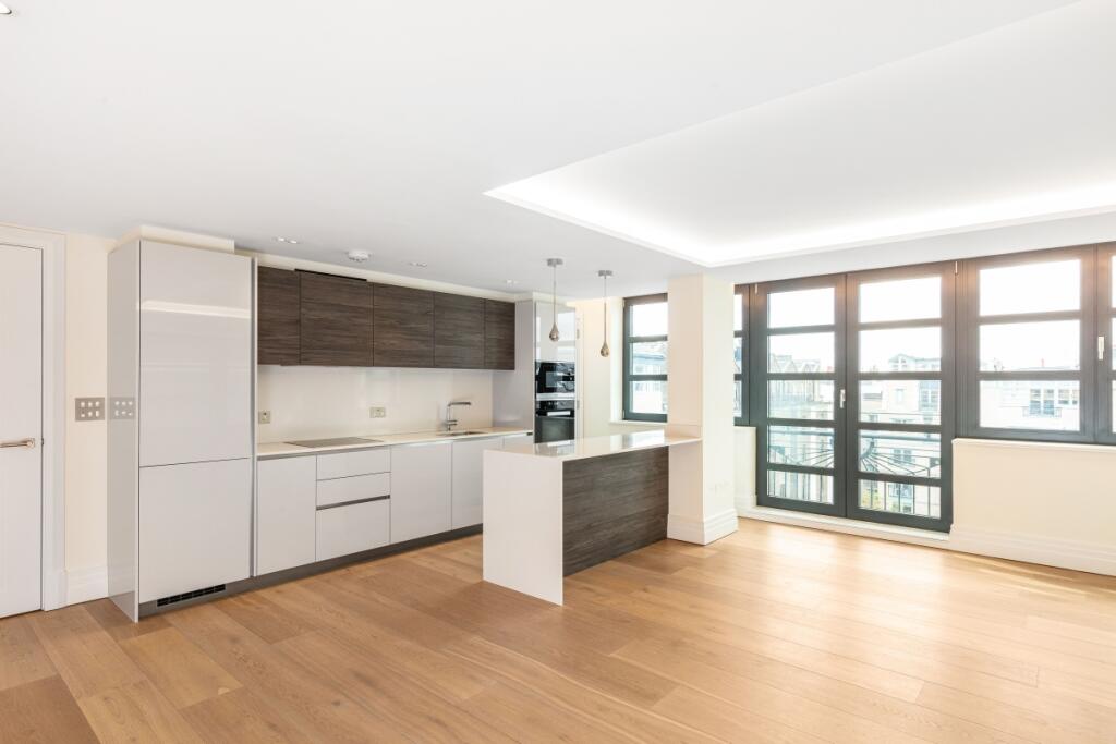 2 bed 1st Floor Flat for rent in London. From Kinleigh Folkard & Hayward