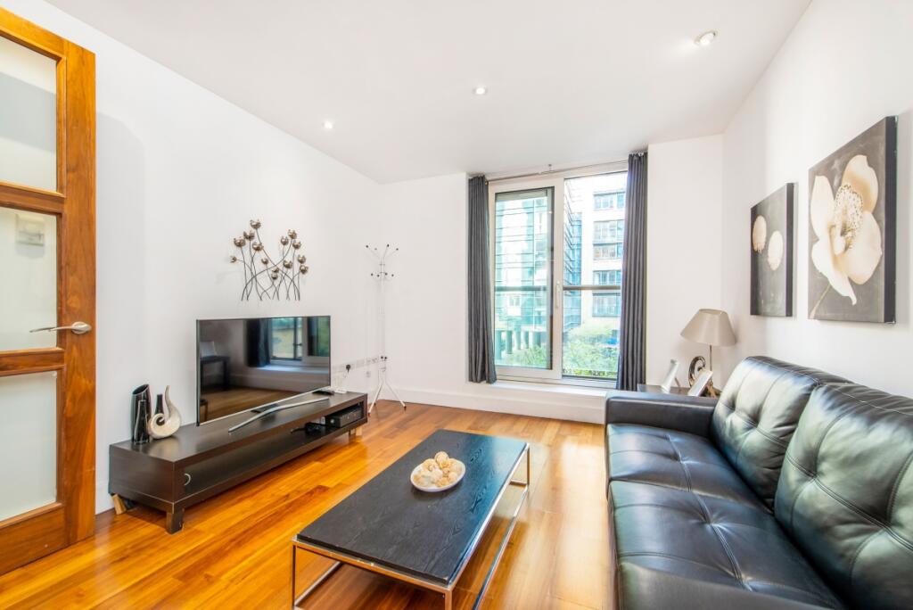 1 bed 1st Floor Flat for rent in London. From Kinleigh Folkard & Hayward