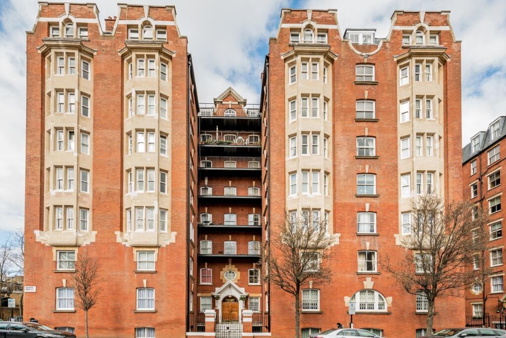 4 bed Duplex for rent in London. From Kinleigh Folkard & Hayward
