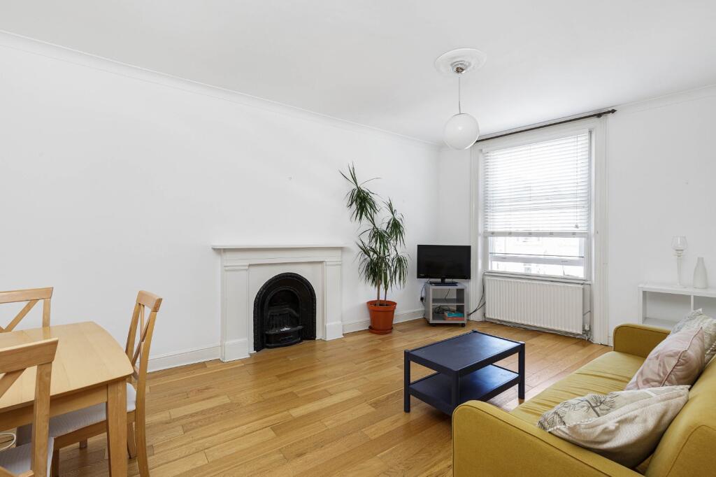 1 bed 1st Floor Flat for rent in London. From Kinleigh Folkard & Hayward