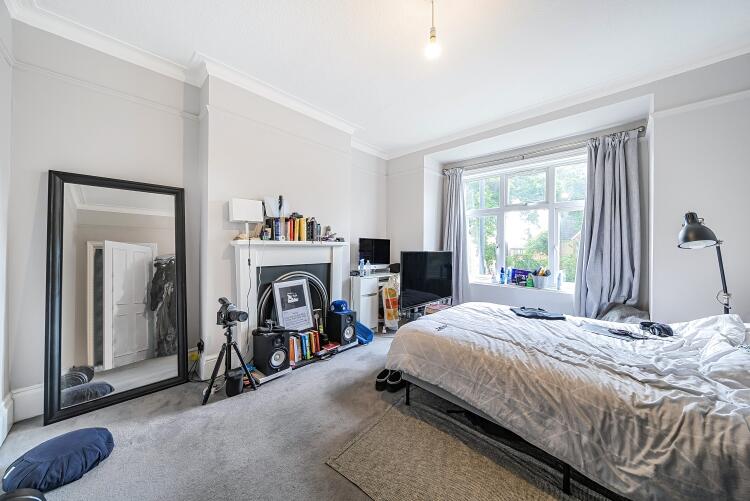 3 bed Apartment for rent in Streatham. From Kinleigh Folkard & Hayward