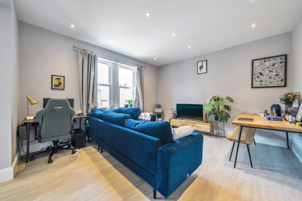 2 bed 1st Floor Flat for rent in London. From Kinleigh Folkard & Hayward - Sales - Streatham