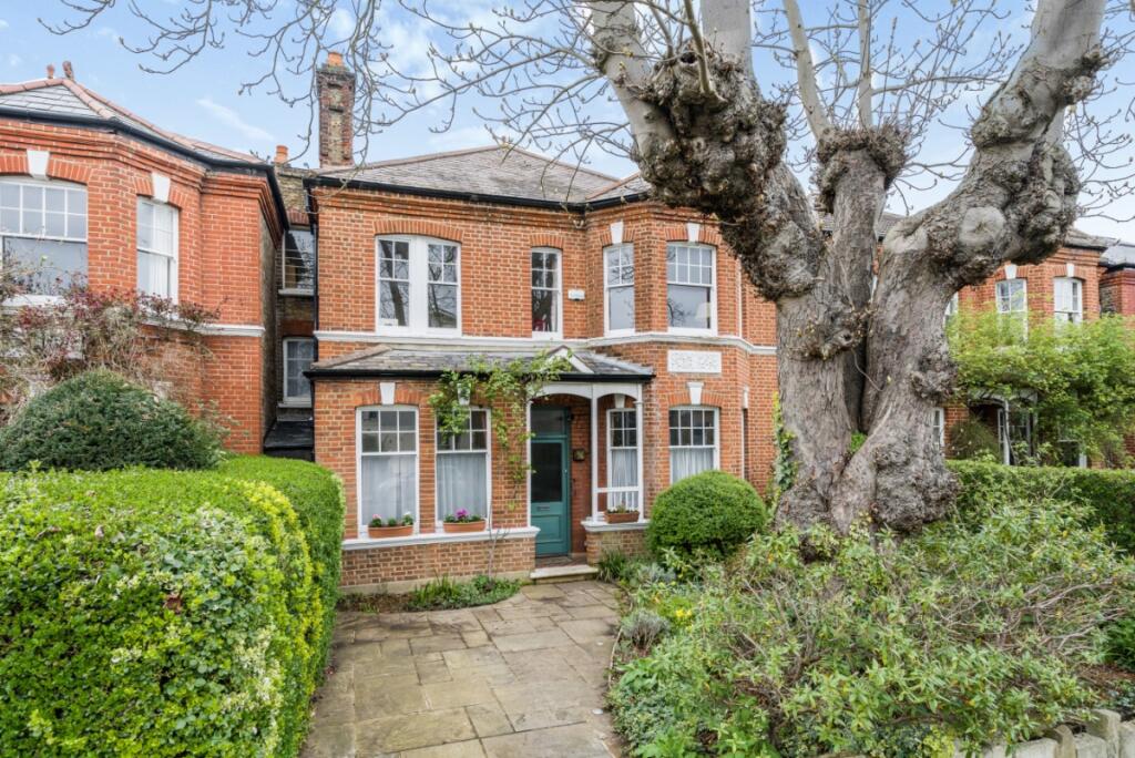 5 bed Detached for rent in London. From Kinleigh Folkard & Hayward - Sales - Streatham 5 bed Detached for rent in London. From Kinleigh Folkard & Hayward - Sales - Streatham