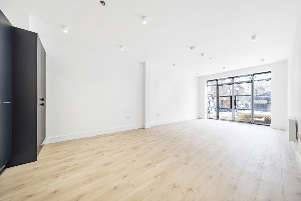 1 bed 1st Floor Flat for rent in London. From Kinleigh Folkard & Hayward - Sales - Streatham 1 bed 1st Floor Flat for rent in London. From Kinleigh Folkard & Hayward - Sales - Streatham