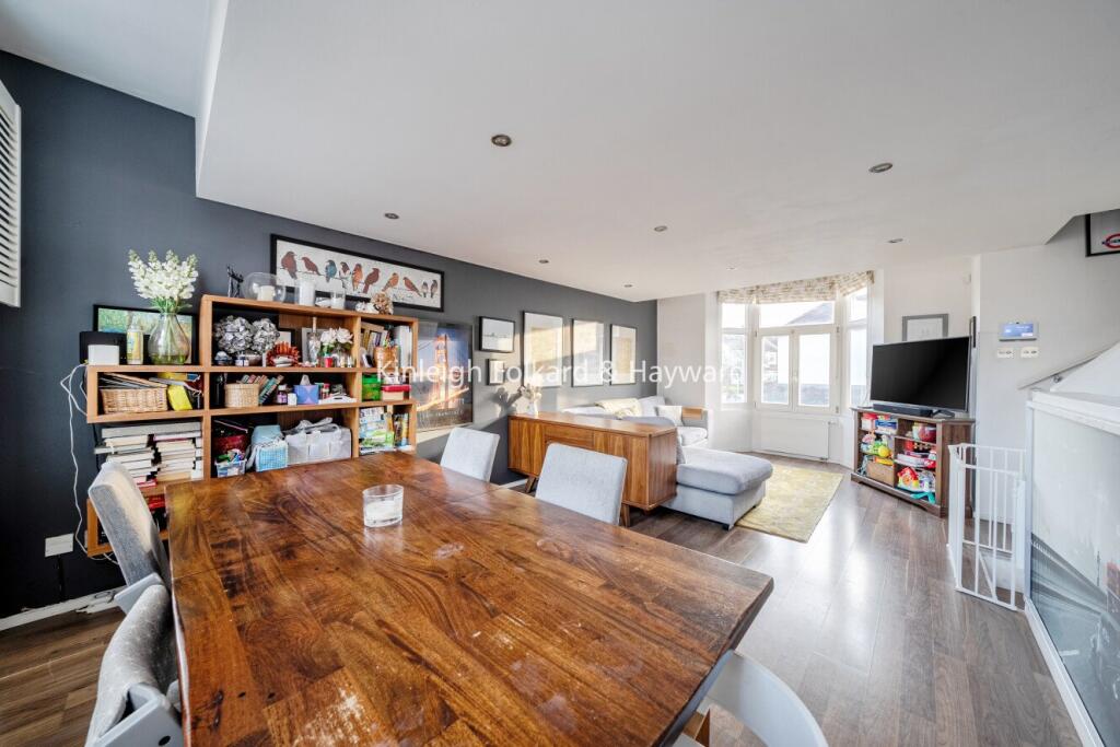 3 bed Mid Terraced House for rent in London. From Kinleigh Folkard & Hayward - Sales - Streatham