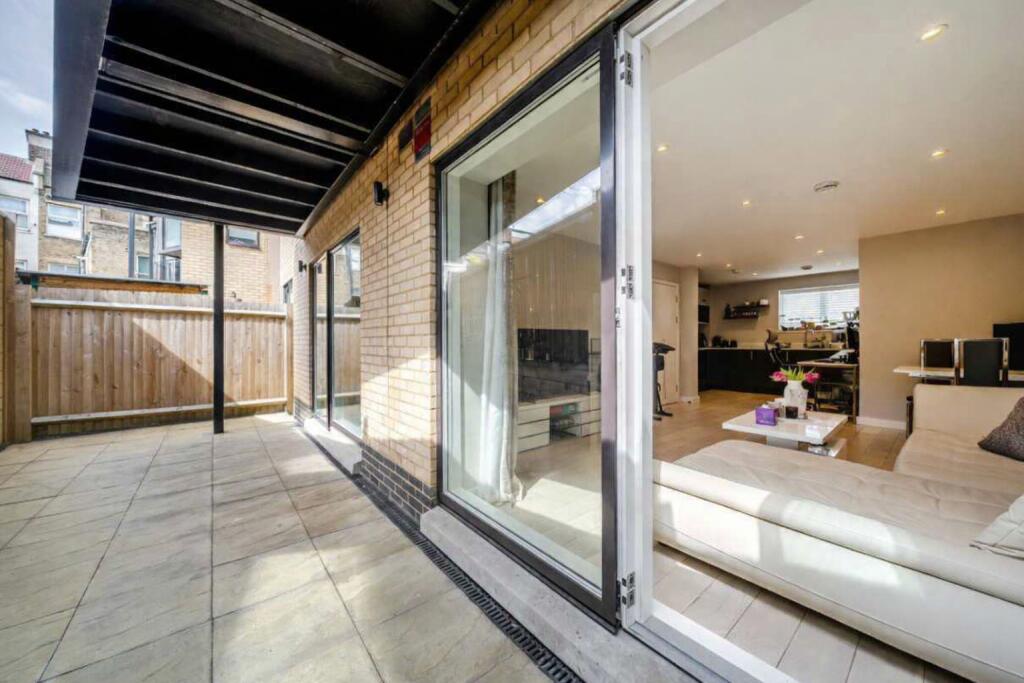 1 bed 1st Floor Flat for rent in London. From Kinleigh Folkard & Hayward - Sales - Streatham