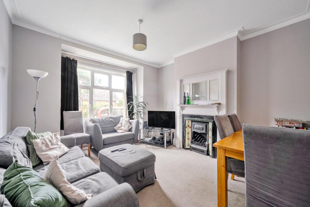3 bed 1st Floor Flat for rent in Streatham. From Kinleigh Folkard & Hayward - Sales - Streatham