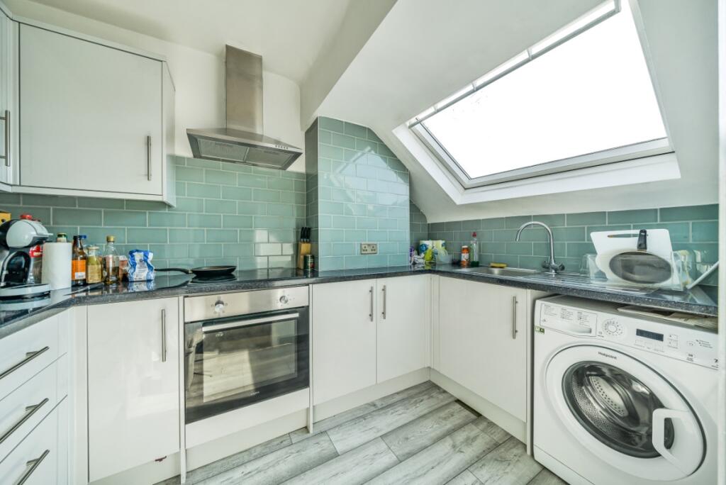 2 bed 1st Floor Flat for rent in London. From Kinleigh Folkard & Hayward - Sales - Streatham