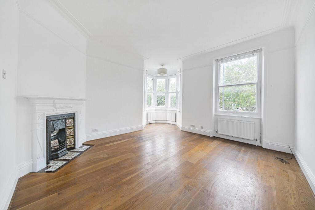 4 bed 1st Floor Flat for rent in London. From Kinleigh Folkard & Hayward - Sales - Streatham