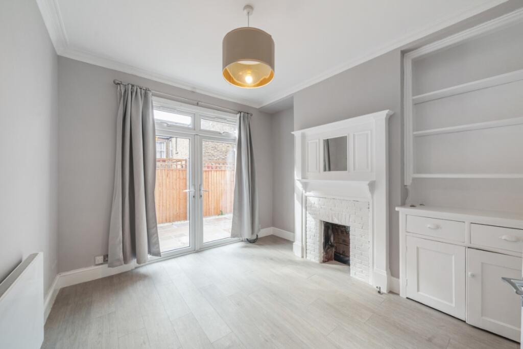 3 bed 1st Floor Flat for rent in Streatham. From Kinleigh Folkard & Hayward - Sales - Streatham