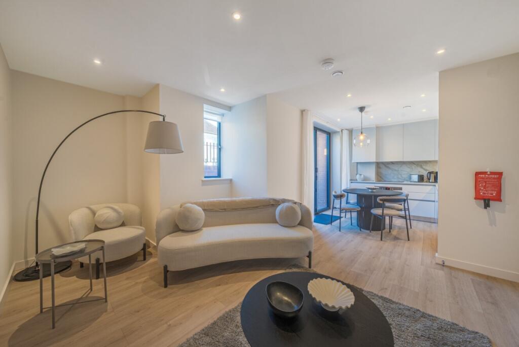 2 bed 1st Floor Flat for rent in London. From Kinleigh Folkard & Hayward - Sales - Streatham