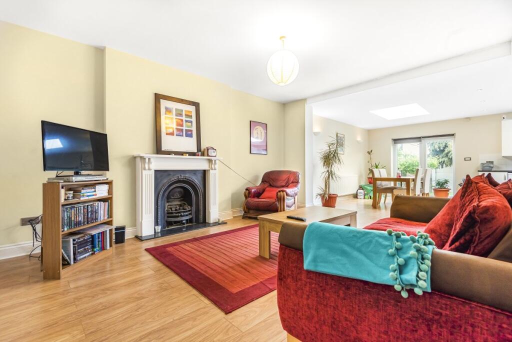 4 bed Detached for rent in Streatham. From Kinleigh Folkard & Hayward - Sales - Streatham