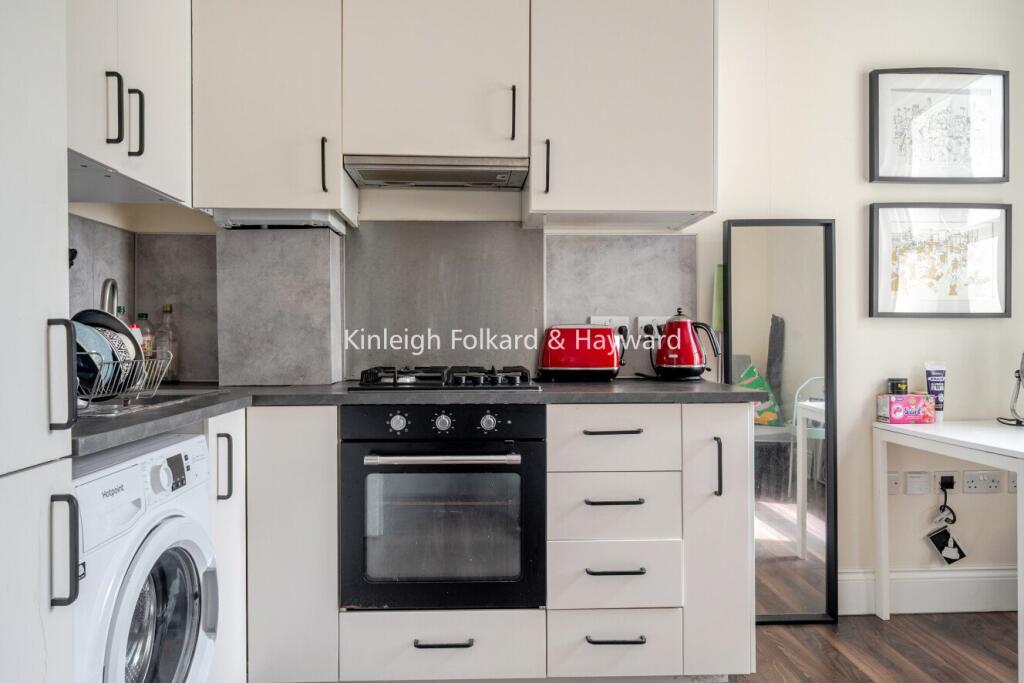 2 bed 1st Floor Flat for rent in London. From Kinleigh Folkard & Hayward - Sales - Streatham