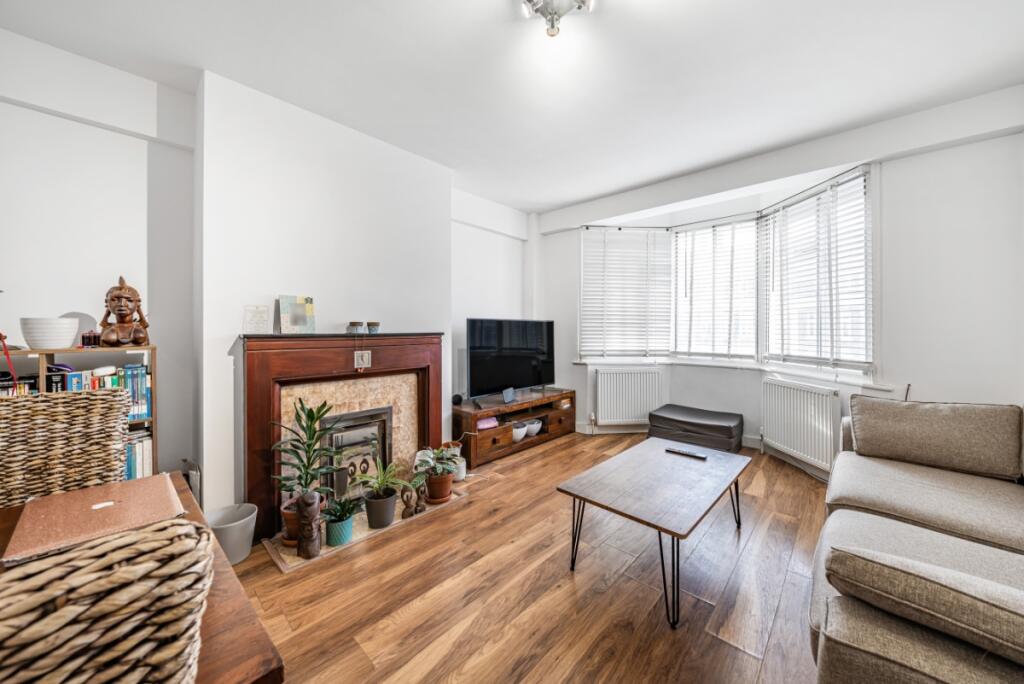 1 bed 1st Floor Flat for rent in London. From Kinleigh Folkard & Hayward - Sales - Streatham