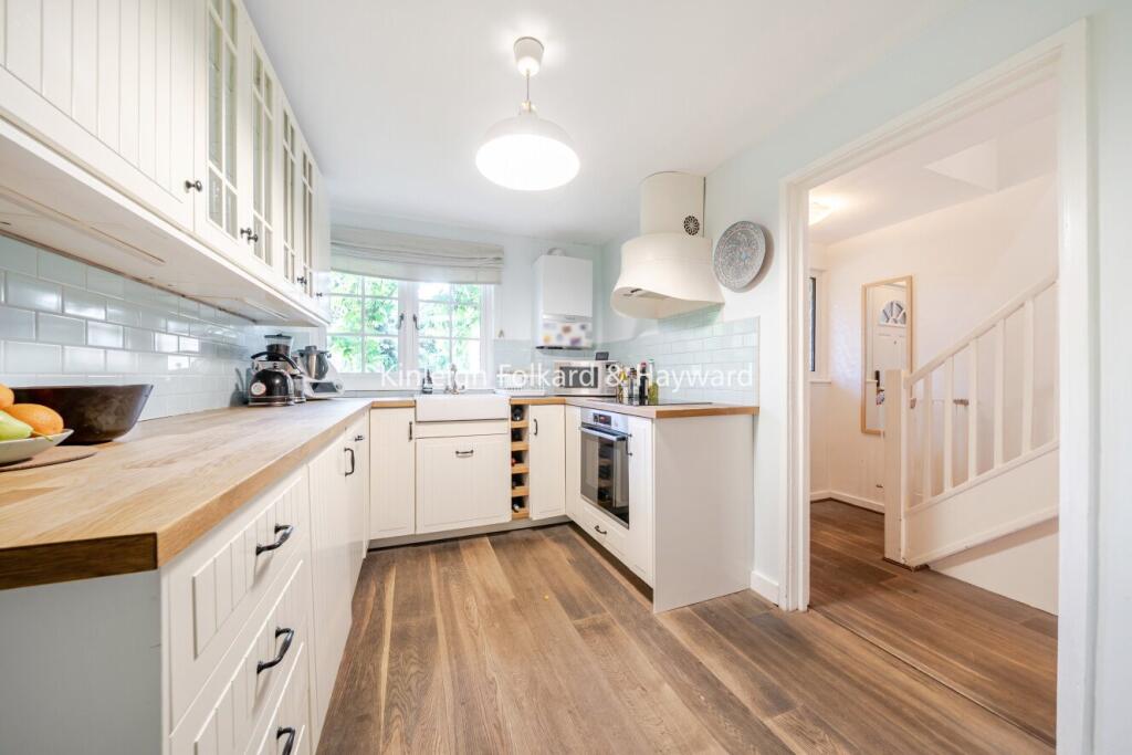 3 bed Mid Terraced House for rent in Streatham. From Kinleigh Folkard & Hayward - Sales - Streatham