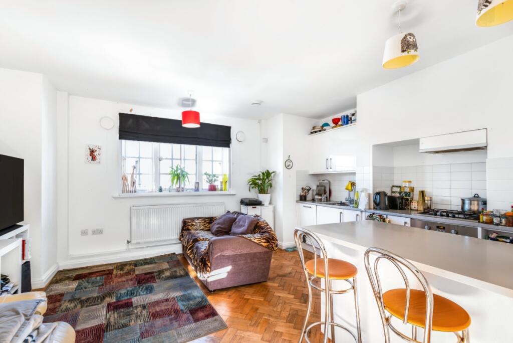 2 bed 1st Floor Flat for rent in Streatham. From Kinleigh Folkard & Hayward - Sales - Streatham 2 bed 1st Floor Flat for rent in Streatham. From Kinleigh Folkard & Hayward - Sales - Streatham