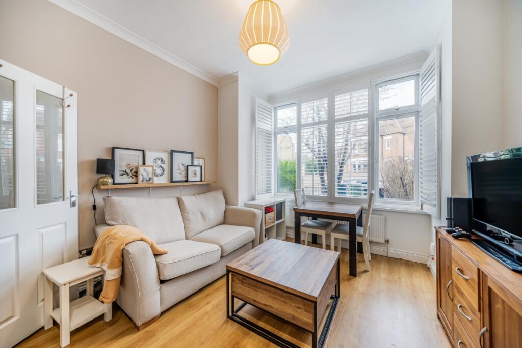 2 bed 1st Floor Flat for rent in Streatham. From Kinleigh Folkard & Hayward - Sales - Streatham 2 bed 1st Floor Flat for rent in Streatham. From Kinleigh Folkard & Hayward - Sales - Streatham